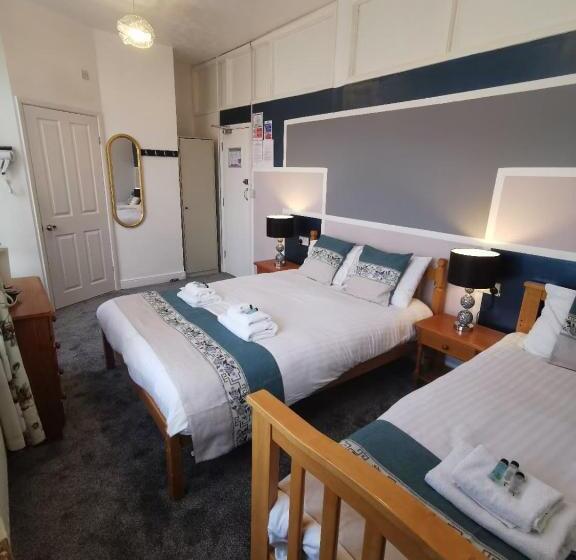 غرفة عائلية, Cavendish House