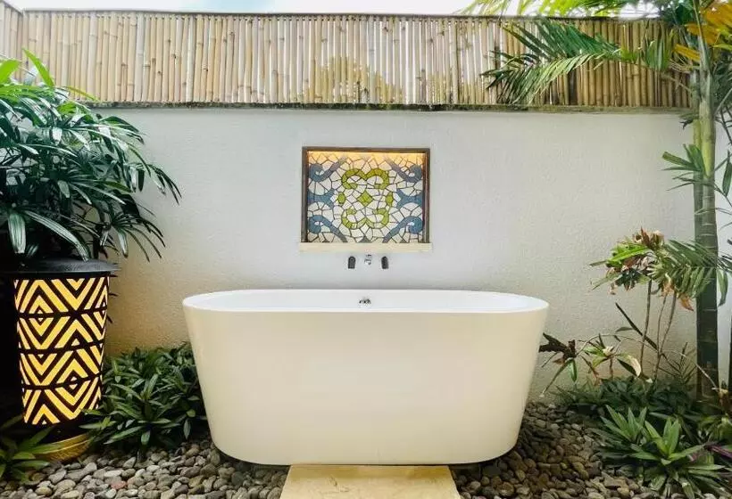 スイート, Bajo Komodo Eco Lodge