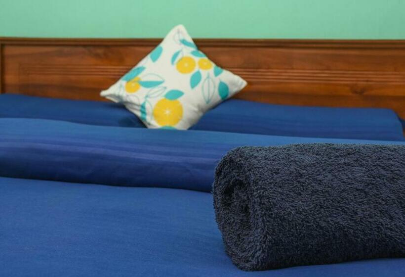 اتاق استاندارد سه نفره, Gregory House Hostel