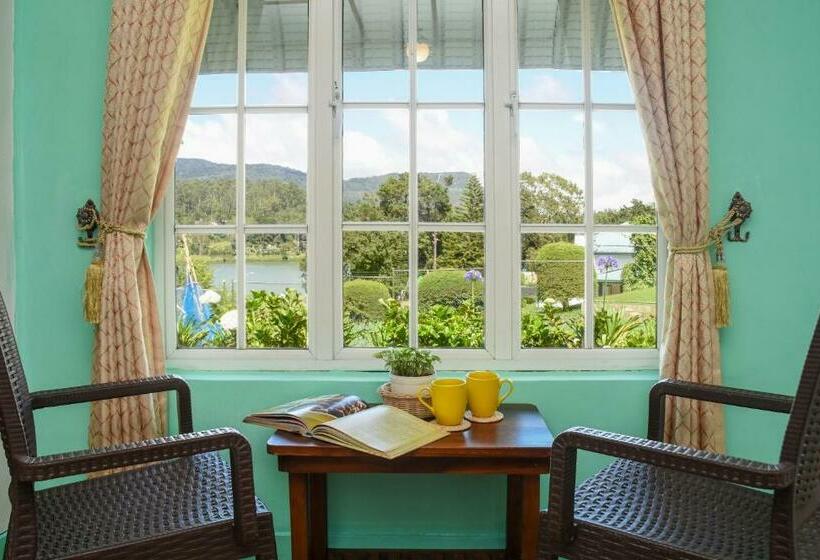 اتاق استاندارد سه نفره, Gregory House Hostel