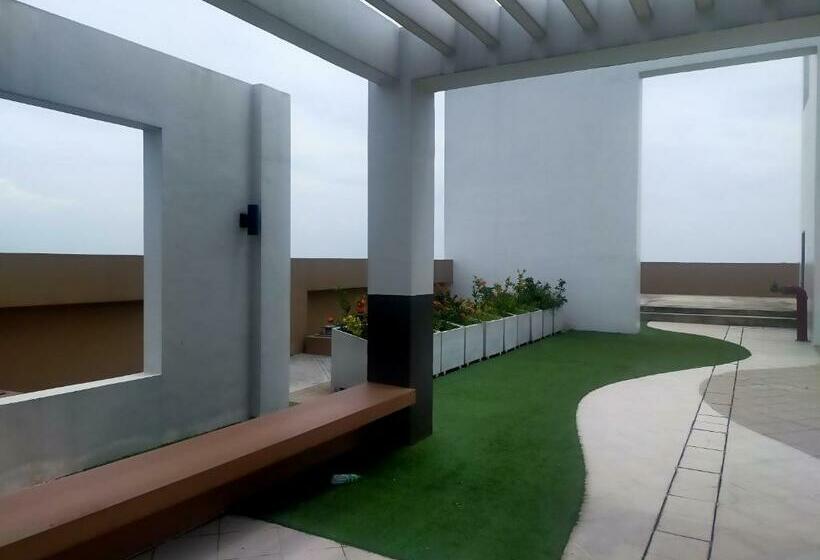 חדר משפחתי, Le 10 The Radiance Manila Bay