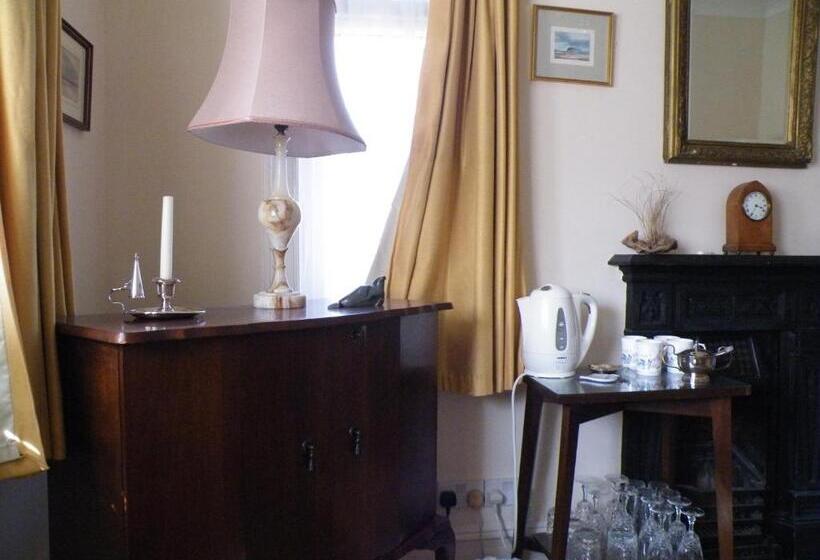 סוויטה דלוקס, Broadlands Gate