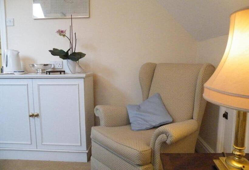 סוויטה, Broadlands Gate