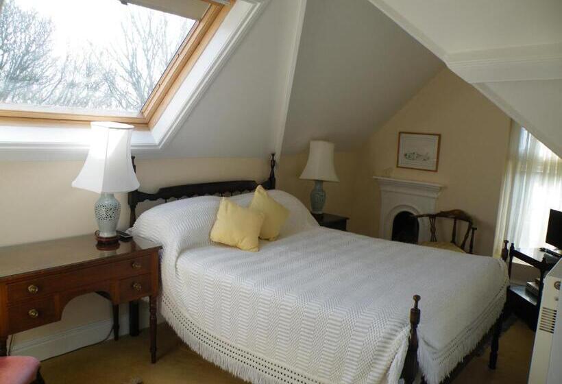 סוויטה, Broadlands Gate