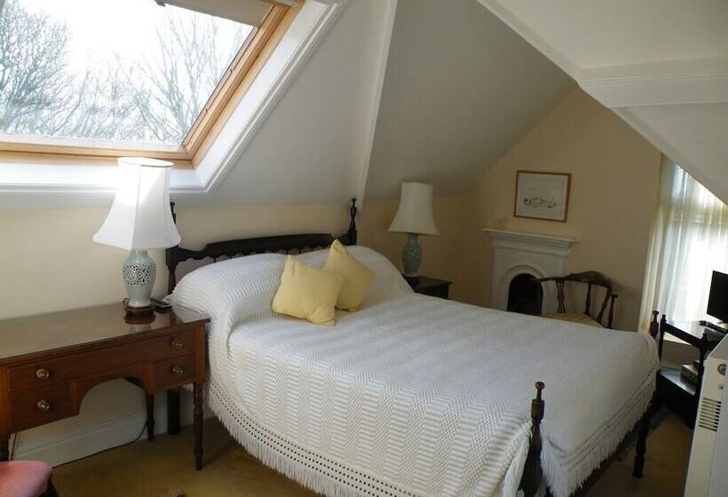 סוויטה, Broadlands Gate