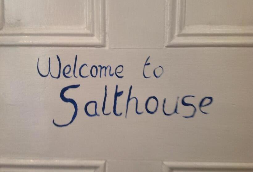 Стандартный Номер Нижний Этаж, Hooray Henrys