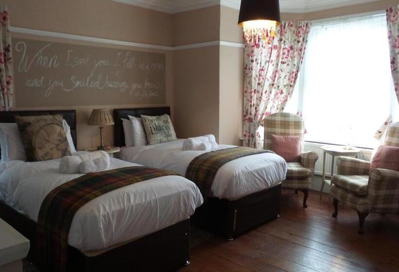 Номер Стандарт, Hooray Henrys