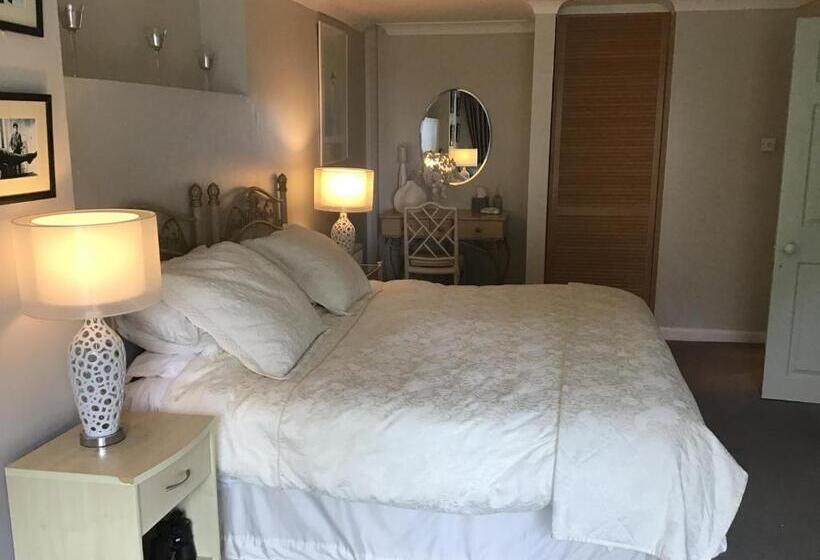 스탠다드 룸 킹사이즈 침대, Spinneycross