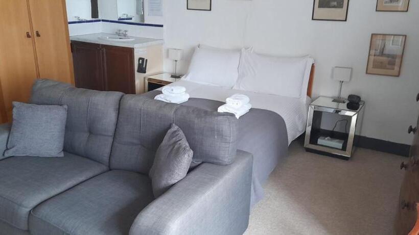 디럭스 룸, The Old Court House Guest House