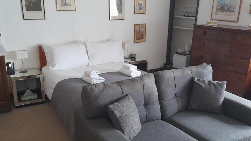 디럭스 룸, The Old Court House Guest House