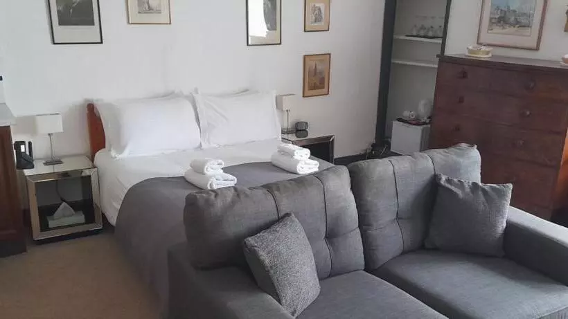デラックスルーム, The Old Court House Guest House