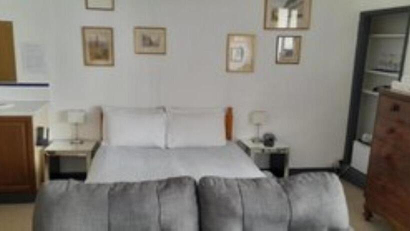 Номер Deluxe, The Old Court House Guest House