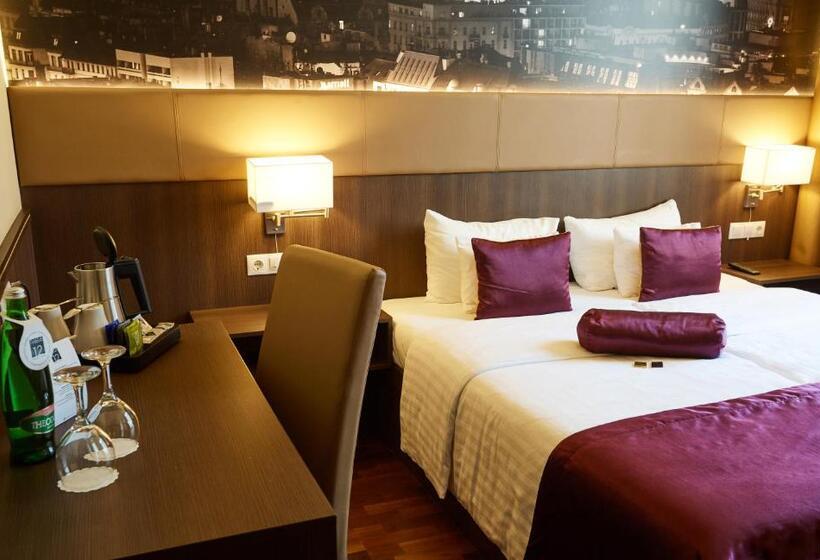 غرفة قياسية, 12 Revay