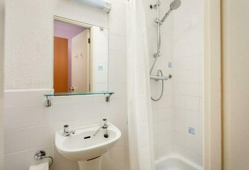 标准单人间, Cherry Tree