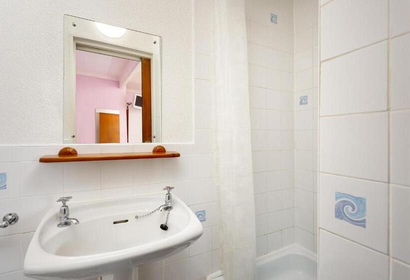 标准三人间, Cherry Tree