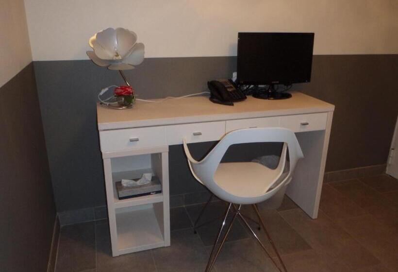 Люкс, Contact  Les Ailes