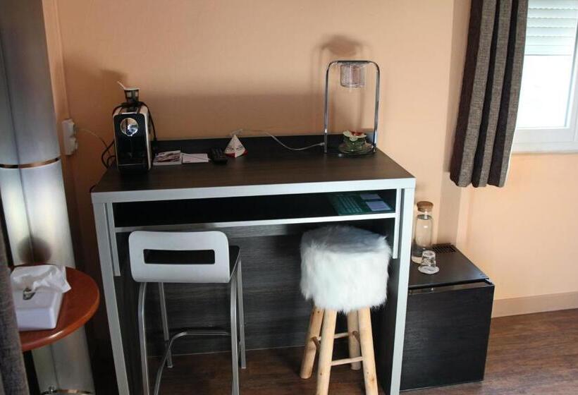 Четырехместный Номер Стандарт, Contact  Les Ailes