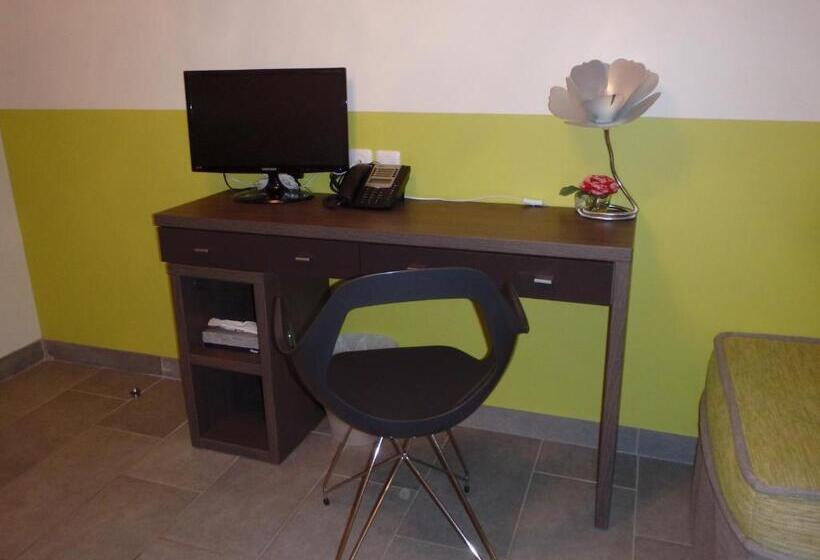 Люкс, Contact  Les Ailes