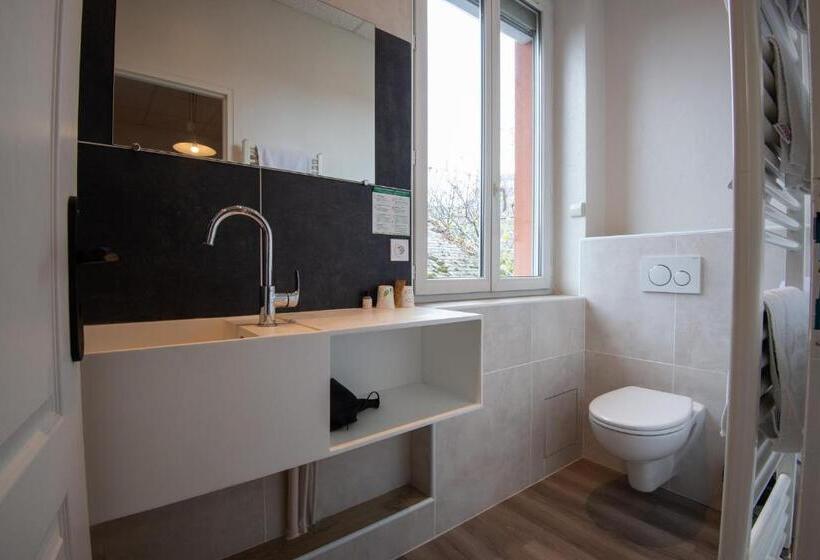 Номер Deluxe, Contact  Les Ailes