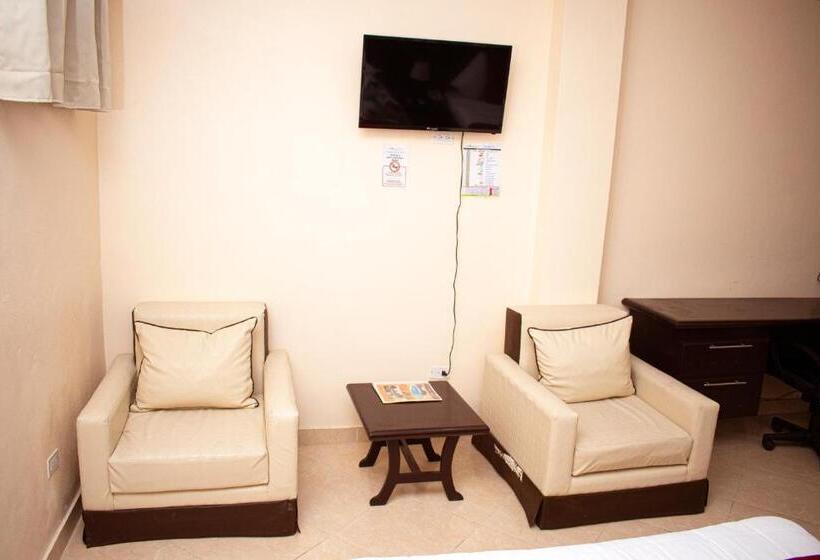 سوییت, La Pepiniere