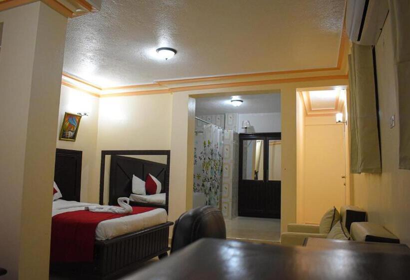 سوییت, La Pepiniere