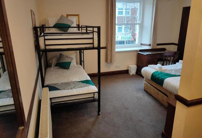 Четырехместный Номер Deluxe, Brunel Inn