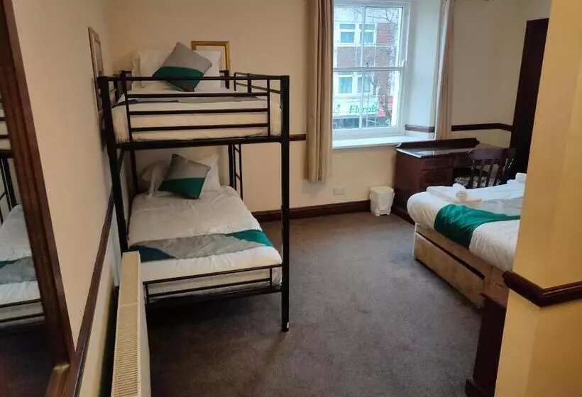 デラックスの４人部屋, Brunel Inn