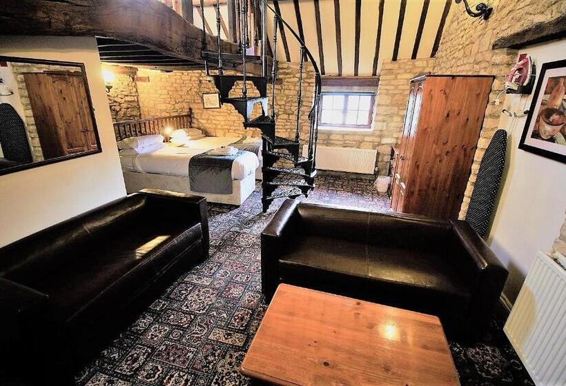 Четырехместный Номер Стандарт, The Kings Arms