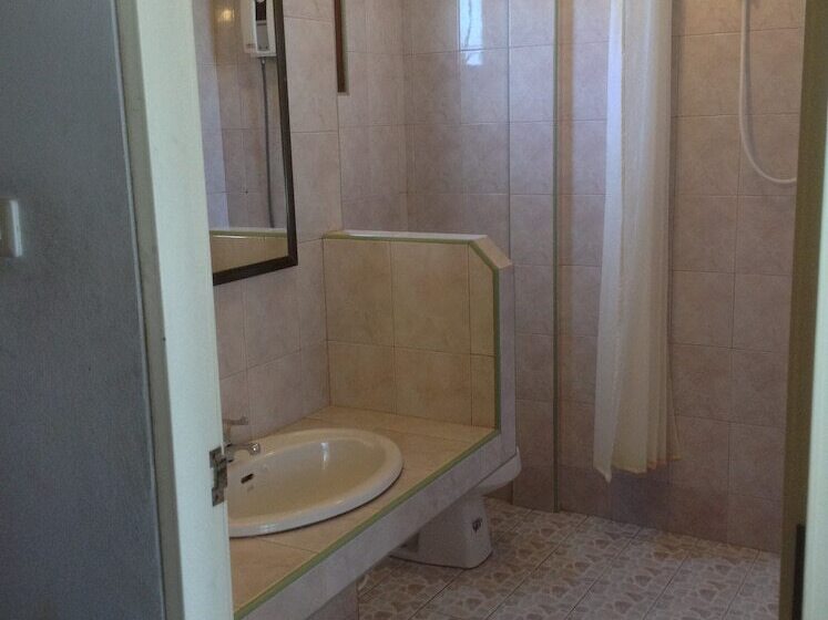 スタンダードバンガロー, Marina Beach Resort Sha Extra Plus