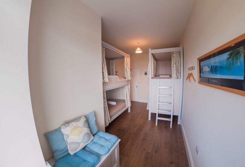 共用房间的床, The Beach House Hostel