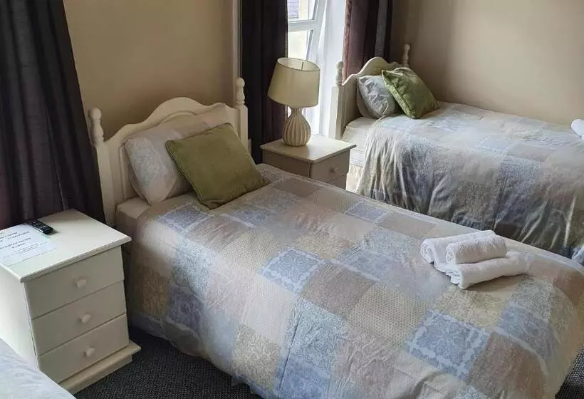 Standard Kolmen Hengen Huone, The Village Bed And Breakfast