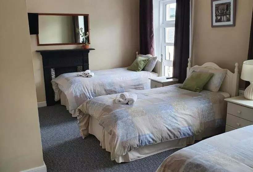 Standard Kolmen Hengen Huone, The Village Bed And Breakfast
