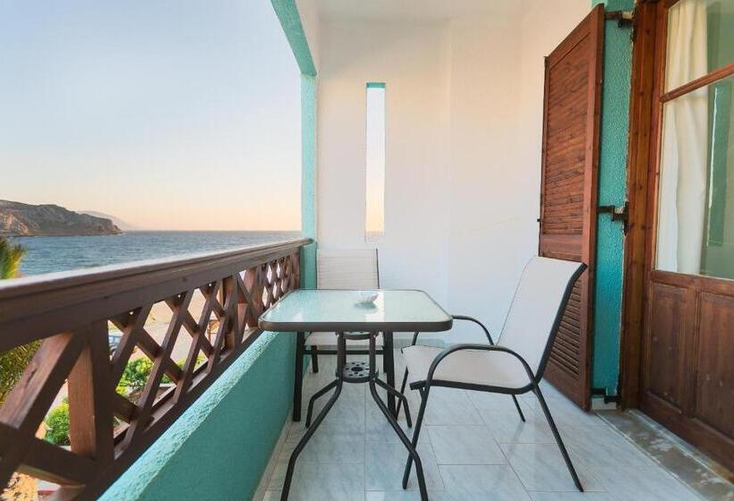 اتاق استاندارد با چشم‌انداز دریا, Alpha Studios