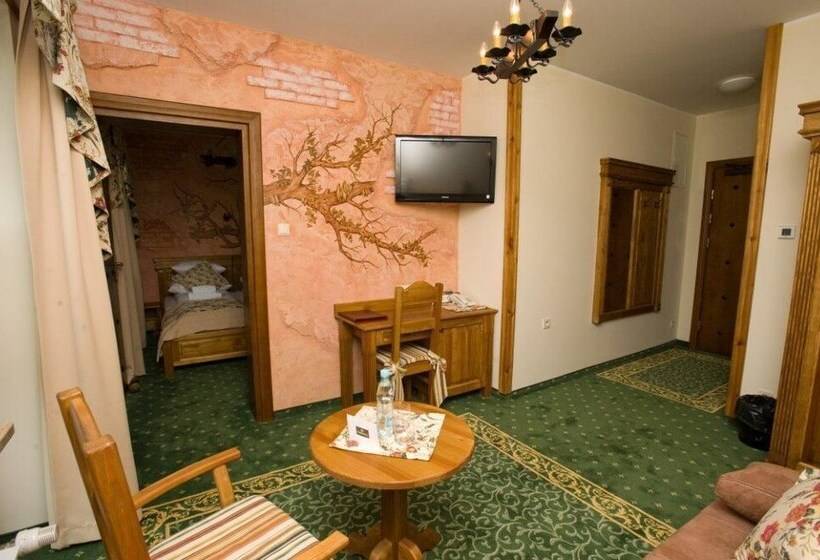 スタンダードスタジオ, Carpatia Bieszczadzki Gościniec