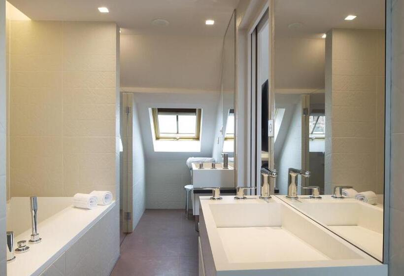 جناح جونيور, D  Strasbourg