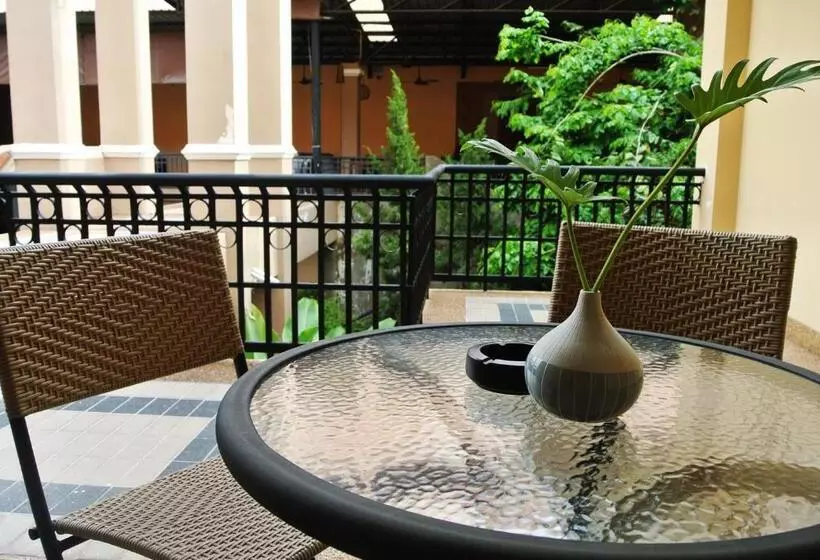 اتاق لوکس با بالکن, Piman Garden Boutique