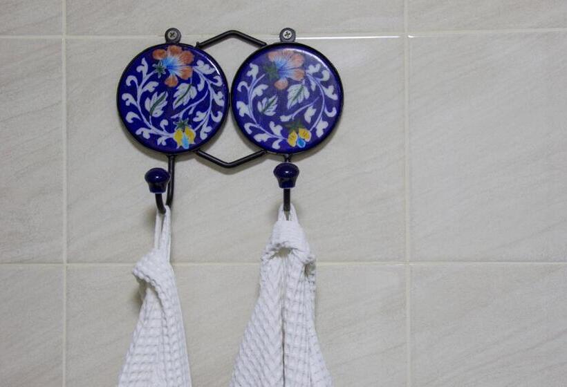 デラックスルーム, Rice Barn And Rooms