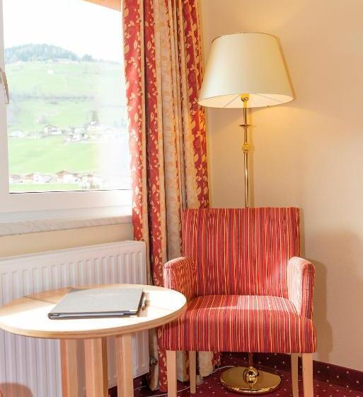 高级大房间, Schneeberger