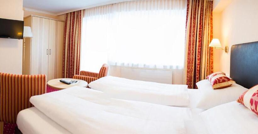 标准三人间, Schneeberger