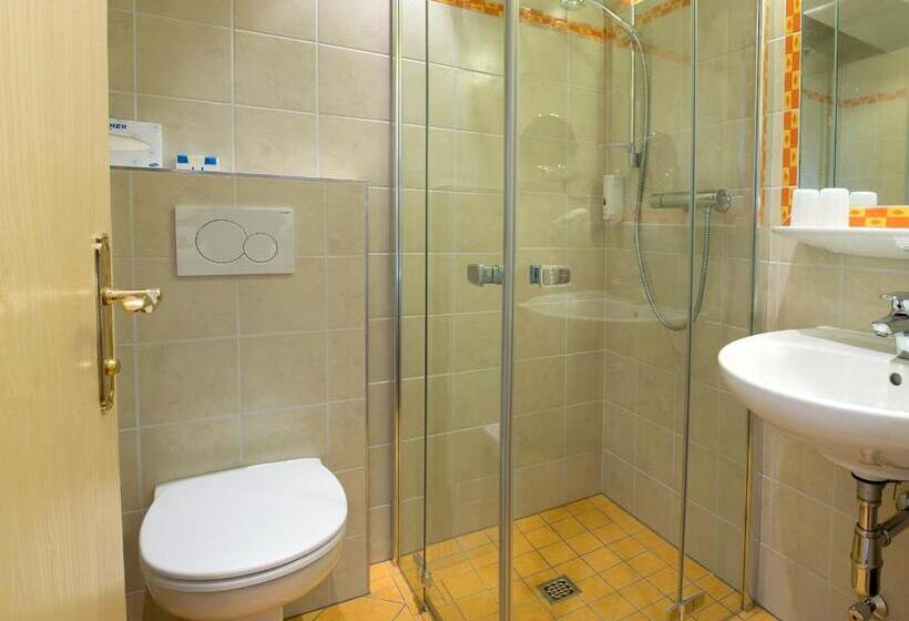 四人标准间, Schneeberger