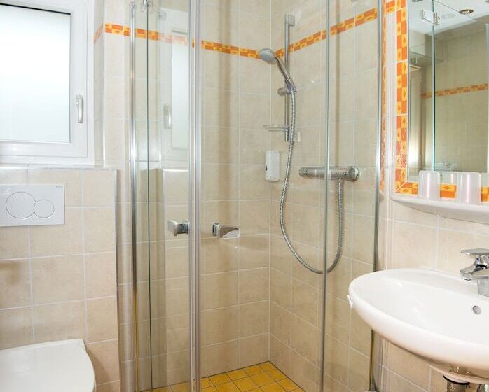 小型套房, Schneeberger