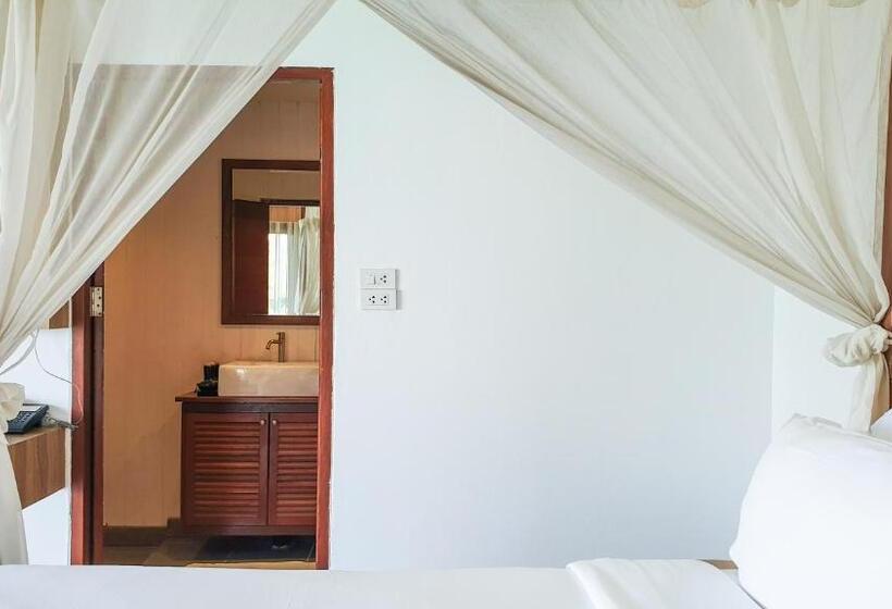 غرفة قياسية مزوَّدة بجاكوزي مطلة على البحر, The Cliff Lipe