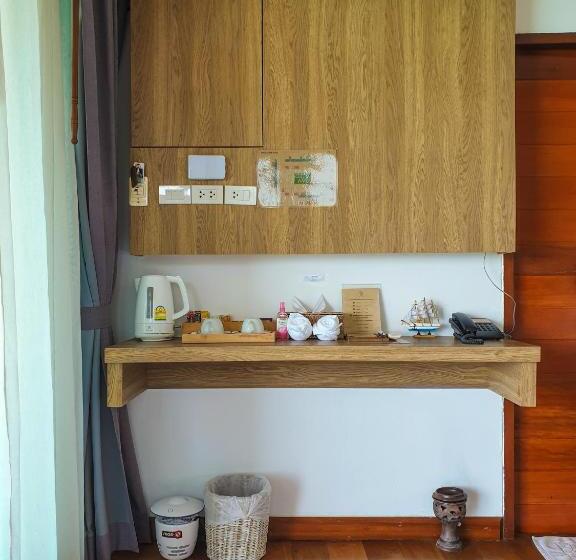 غرفة قياسية مزوَّدة بجاكوزي مطلة على البحر, The Cliff Lipe