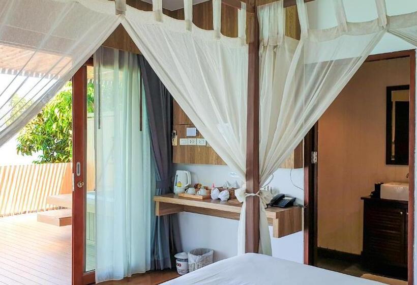 غرفة قياسية مزوَّدة بجاكوزي مطلة على البحر, The Cliff Lipe