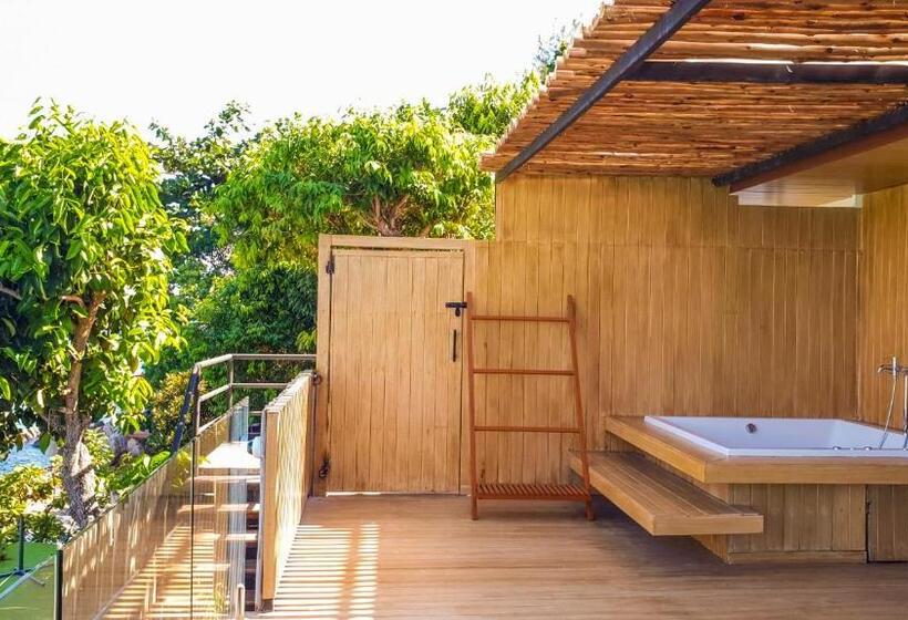 带海景及按摩浴缸标准房间, The Cliff Lipe