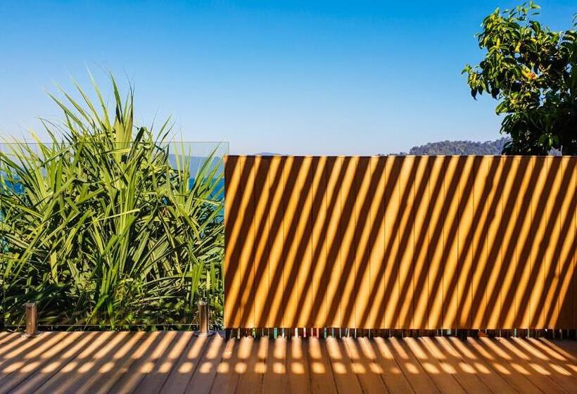 غرفة قياسية مزوَّدة بجاكوزي مطلة على البحر, The Cliff Lipe