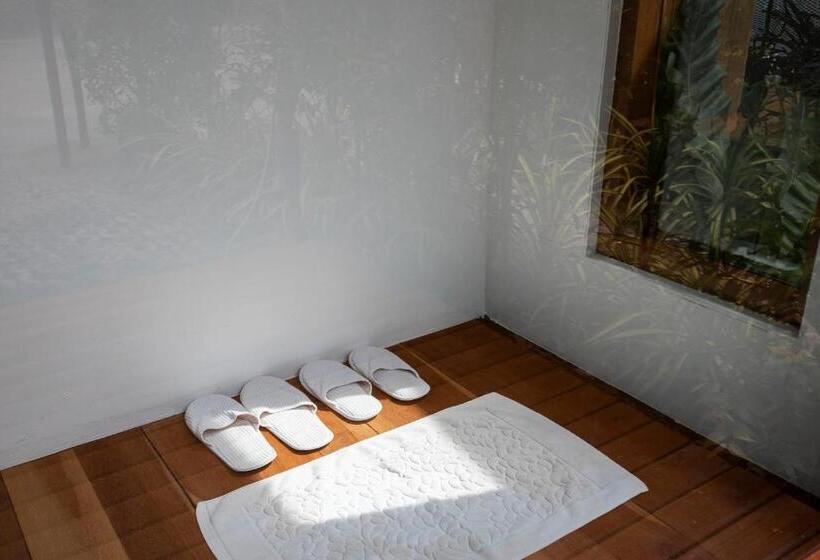 فيلا غرفة نوم واحدة مطلّة علي البحر, The Cliff Lipe