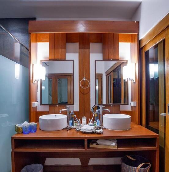 فيلا غرفة نوم واحدة مطلّة علي البحر, The Cliff Lipe