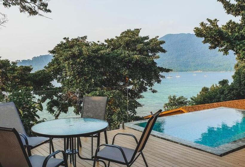 فيلا غرفة نوم واحدة مطلّة علي البحر, The Cliff Lipe