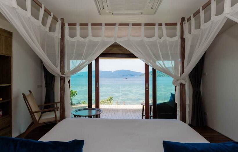 فيلا غرفة نوم واحدة مطلّة علي البحر, The Cliff Lipe